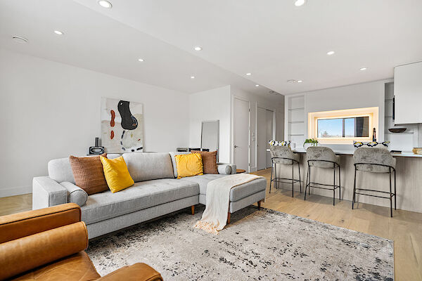 Calgary 2 bedrooms Condo Unit for rent. Property photo: 686612-3