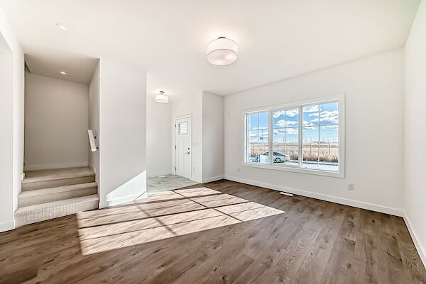 Calgary 3 + Den bedrooms House for rent. Property photo: 686717-3