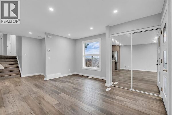 Calgary 3 bedrooms Duplex for rent. Property photo: 686762-2