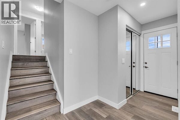 Calgary 3 bedrooms Duplex for rent. Property photo: 686762-3