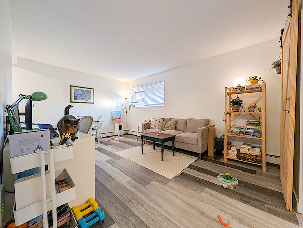 Edmonton 1 bedroom Condo Unit for rent. Property photo: 686863-2