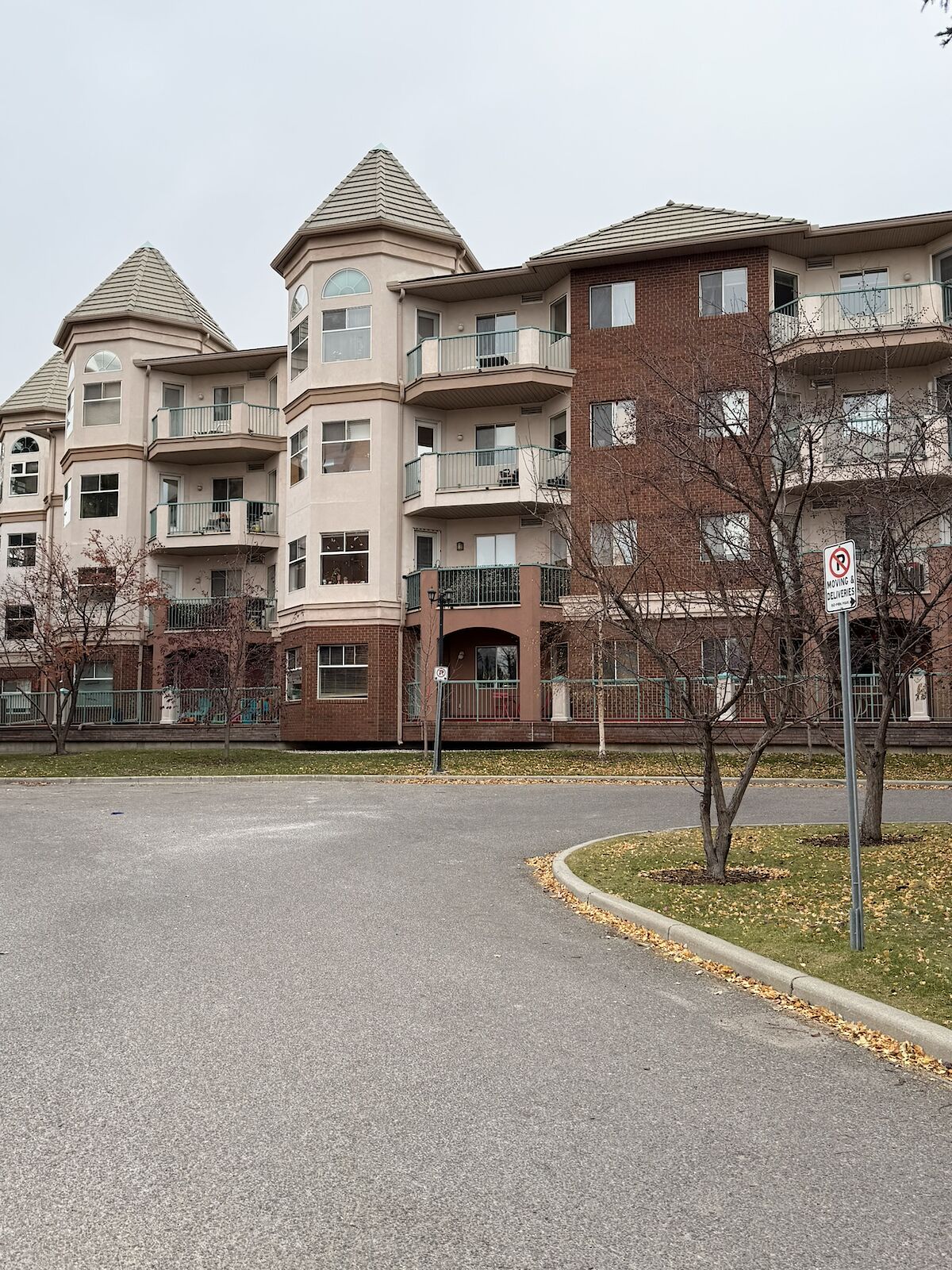 Calgary 2 bedrooms Condo Unit for rent. Property photo: 686901-1
