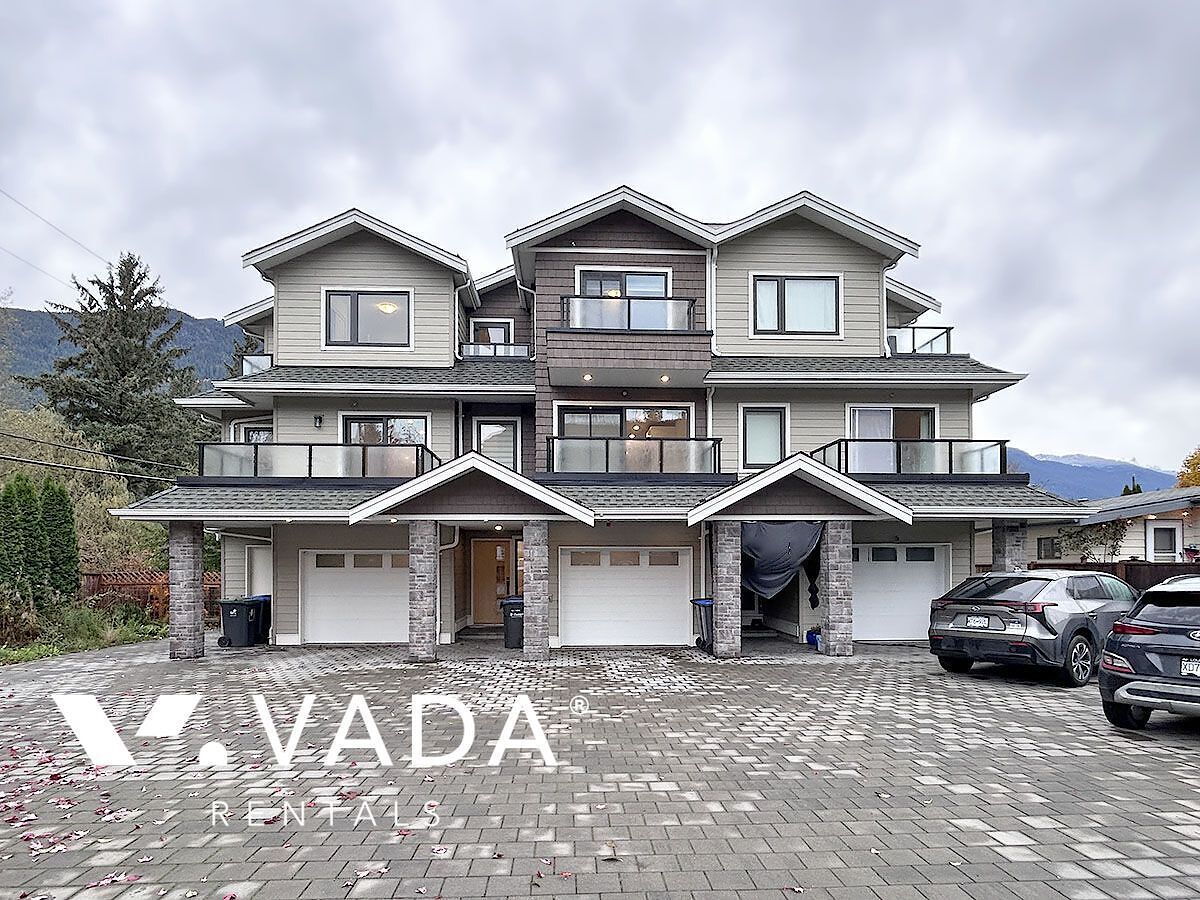 Squamish 4 bedrooms Townhouse for rent. Property photo: 686919-1