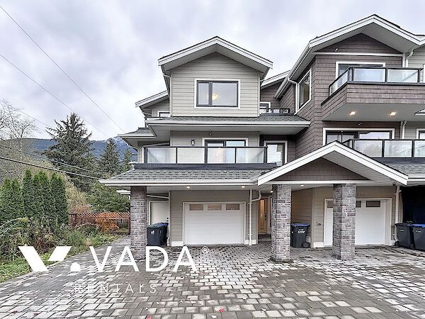 Squamish 4 bedrooms Townhouse for rent. Property photo: 686919-2