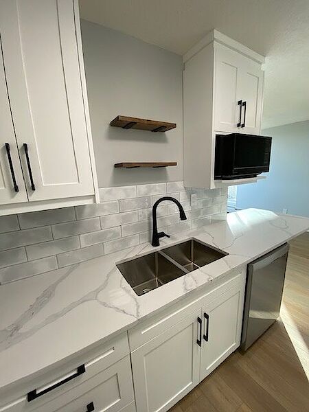 Calgary 2 bedrooms Condo Unit for rent. Property photo: 686932-2