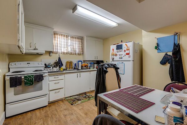 Calgary 2 bedrooms Basement for rent. Property photo: 686934-2