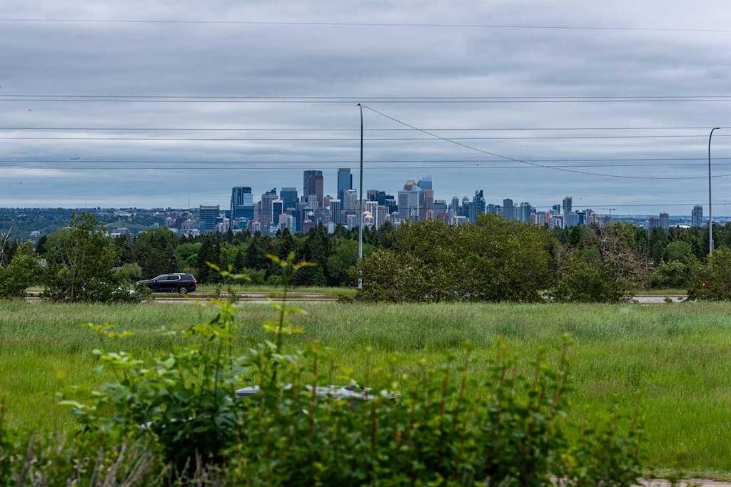 Calgary 2 bedrooms Condo Unit for rent. Property photo: 686937-1