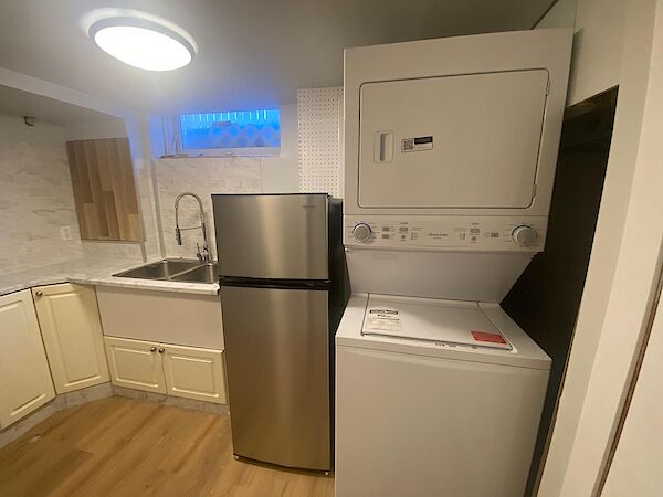 Calgary 2 bedrooms Basement for rent. Property photo: 687041-2