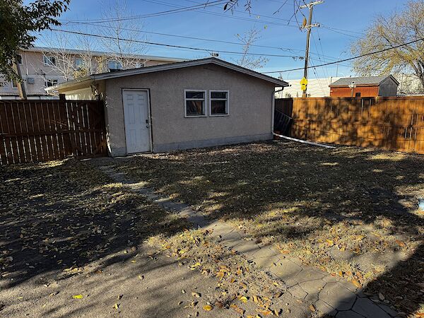 Edmonton 5 bedrooms House for rent. Property photo: 687097-2