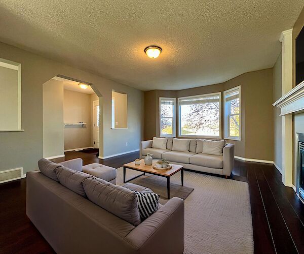 Calgary 4 bedrooms House for rent. Property photo: 687105-2