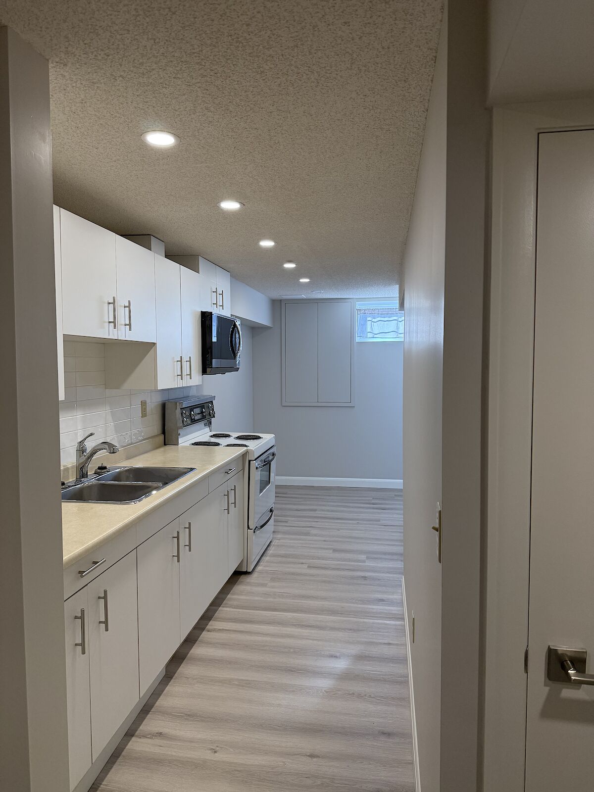 Calgary 2 bedrooms Basement for rent. Property photo: 687127-1