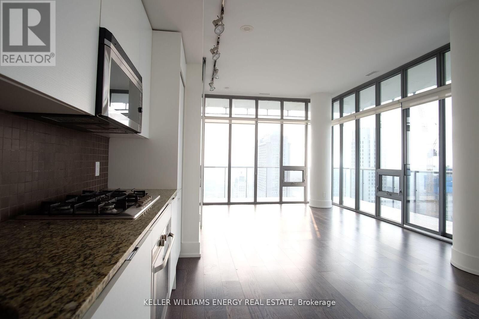 Toronto 2 bedrooms Apartment for rent. Property photo: 687140-1