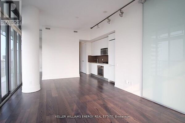 Toronto 2 bedrooms Apartment for rent. Property photo: 687140-3