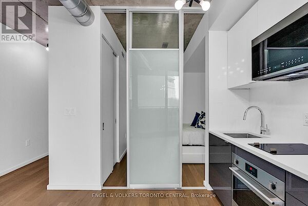 Toronto 1 bedroom Apartment for rent. Property photo: 687142-3
