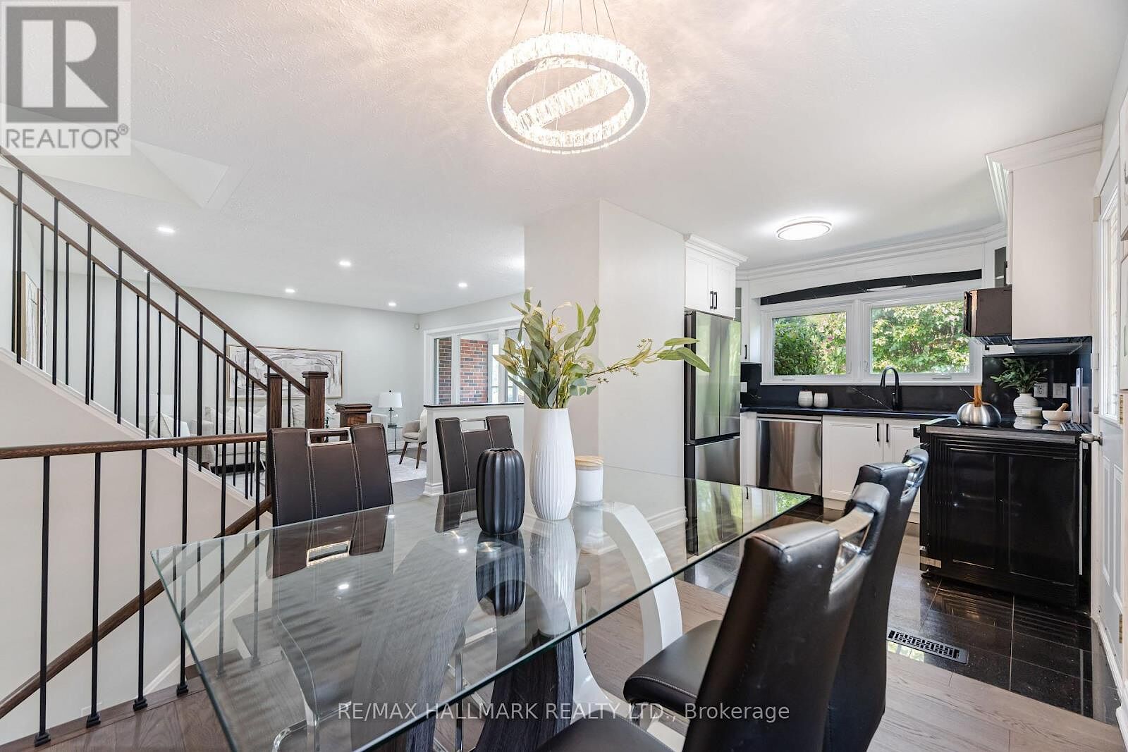 Toronto 5 bedrooms House for rent. Property photo: 687152-1