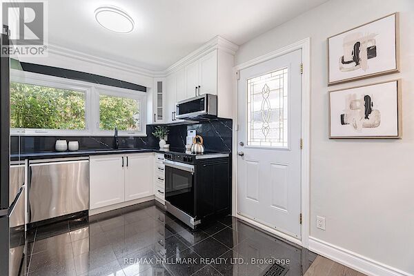 Toronto 5 bedrooms House for rent. Property photo: 687152-2