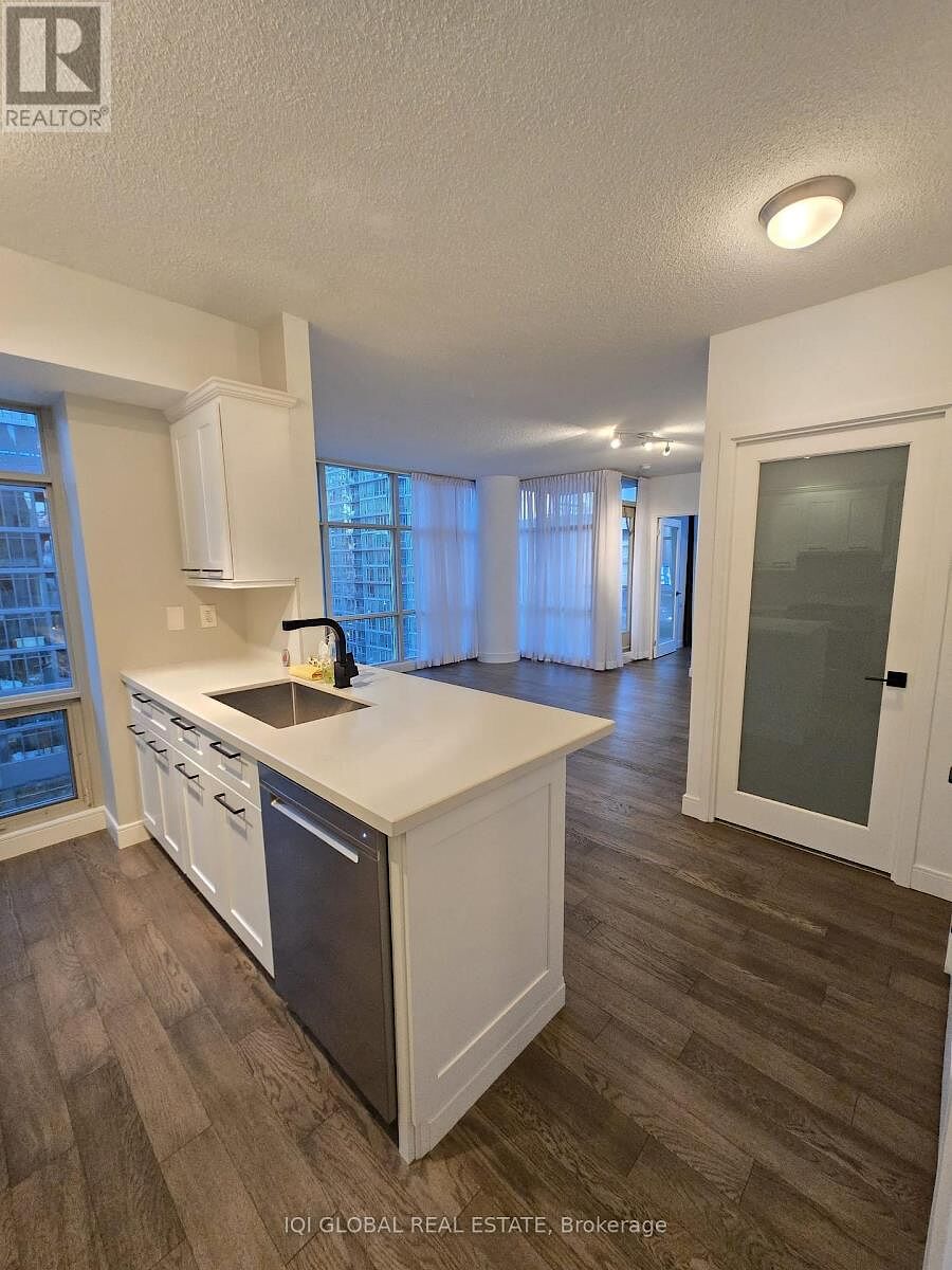 Toronto 2 bedrooms Apartment for rent. Property photo: 687224-1