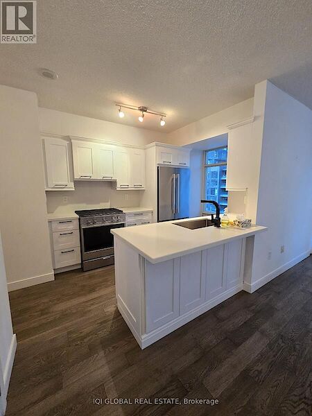 Toronto 2 bedrooms Apartment for rent. Property photo: 687224-3