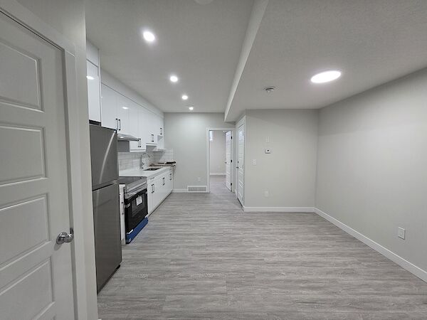 Calgary 2 bedrooms Basement for rent. Property photo: 687290-2