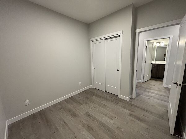 Calgary 2 bedrooms Condo Unit for rent. Property photo: 687390-2