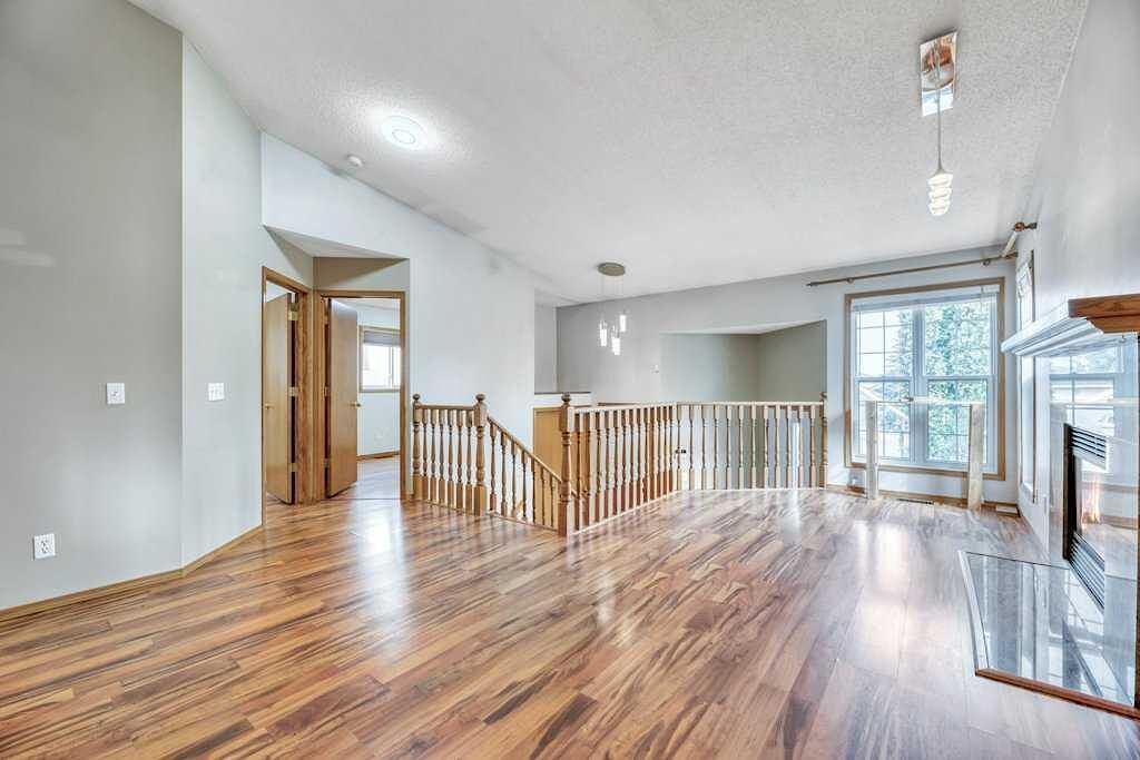 Calgary 4 bedrooms House for rent. Property photo: 687427-1