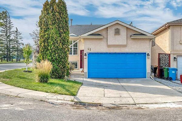 Calgary 4 bedrooms House for rent. Property photo: 687427-2