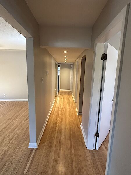 Calgary 3 + Den bedrooms House for rent. Property photo: 687456-3