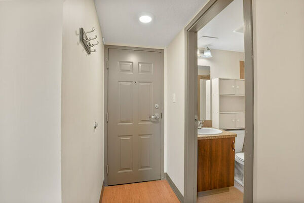 Red Deer 2 bedrooms House for rent. Property photo: 687495-3