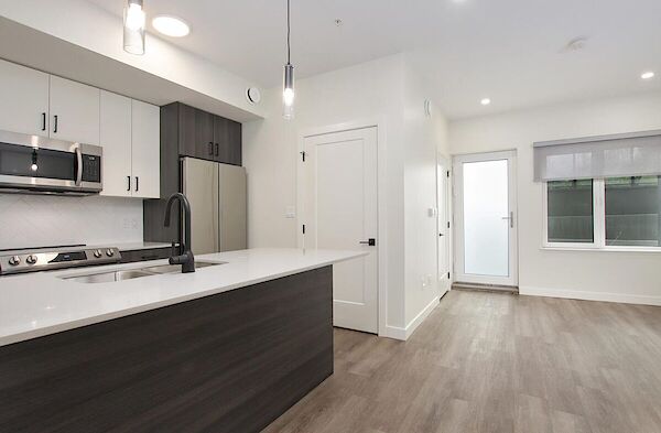 Edmonton 1 bedrooms Townhouse for rent. Property photo: 687515-3
