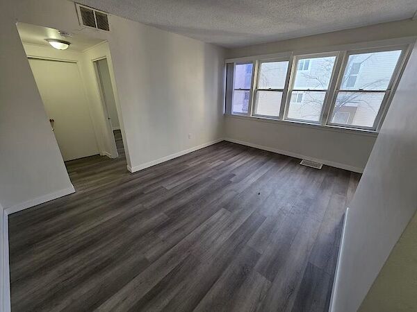 Edmonton 1 bedroom Apartment for rent. Property photo: 687516-3