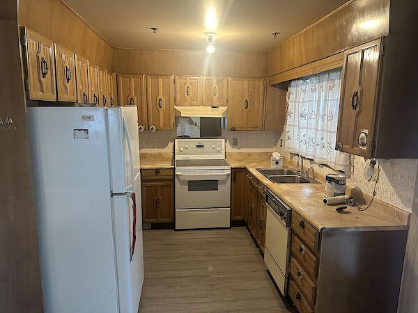 Edmonton 3 bedrooms Main Floor for rent. Property photo: 687577-2