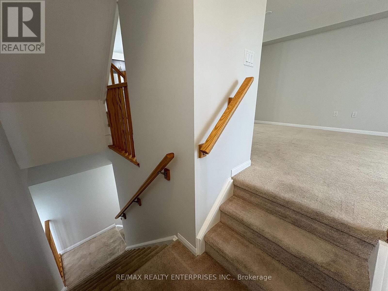Brampton 2 bedrooms Townhouse for rent. Property photo: 687584-1