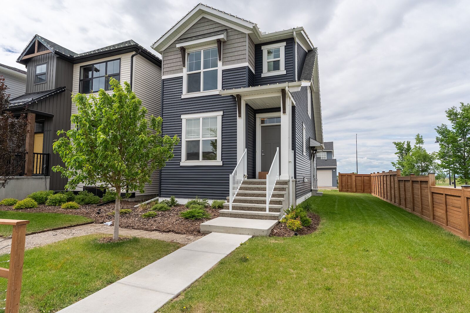 Calgary 3 bedrooms House for rent. Property photo: 687588-1