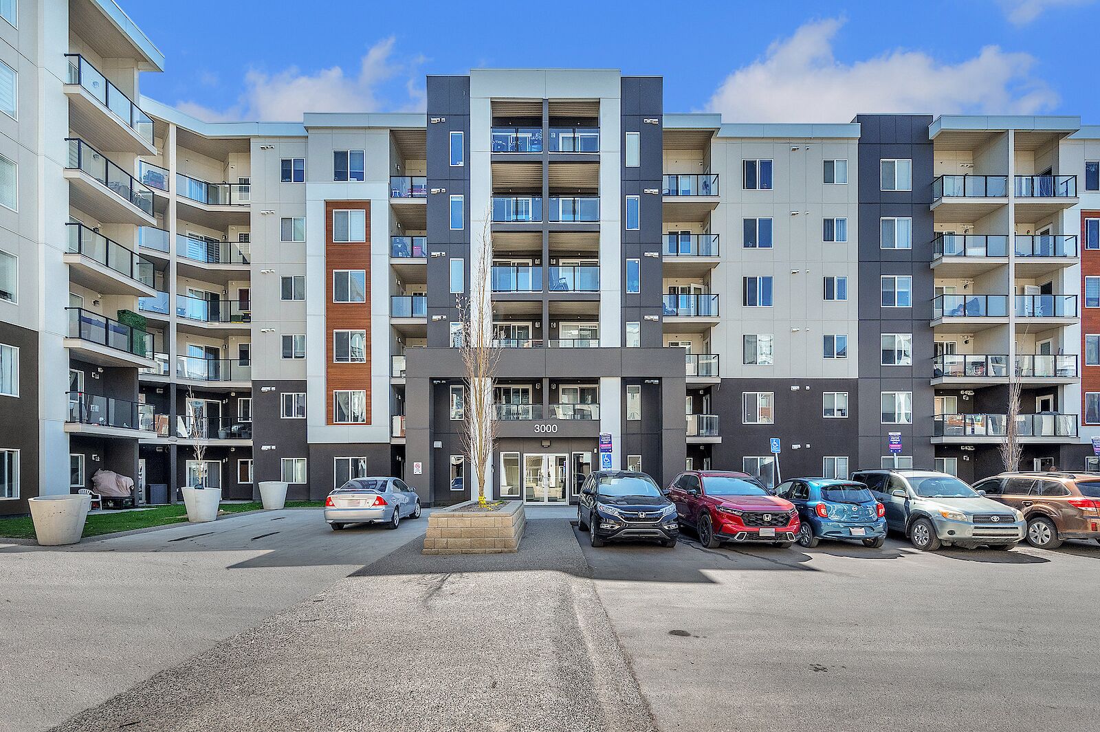 Calgary 2 bedrooms Condo Unit for rent. Property photo: 687594-1