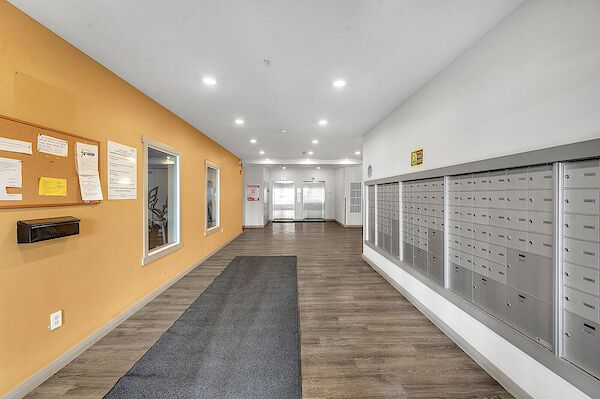 Calgary 2 bedrooms Condo Unit for rent. Property photo: 687594-3