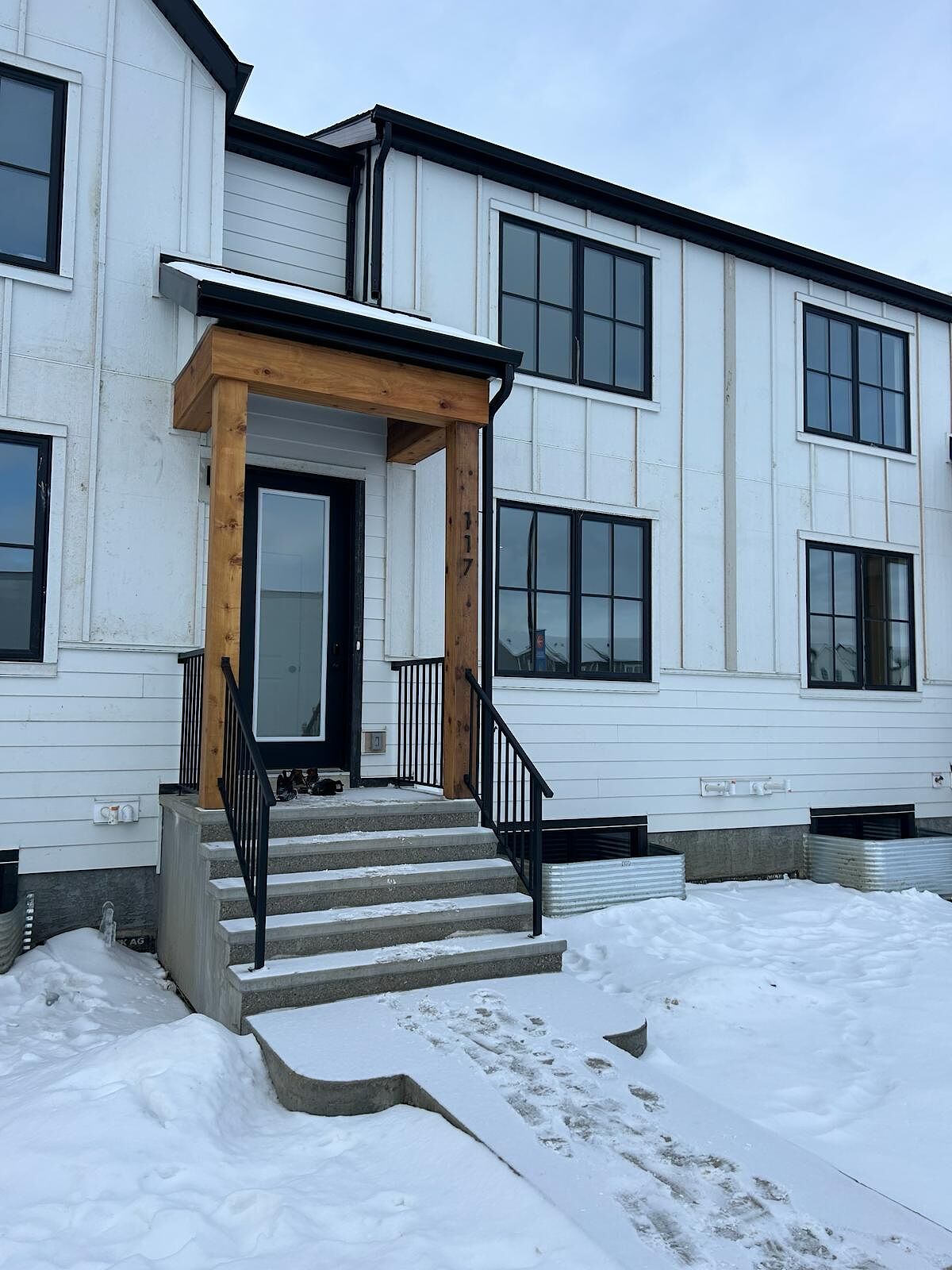 Calgary 3 bedrooms Townhouse for rent. Property photo: 687613-1