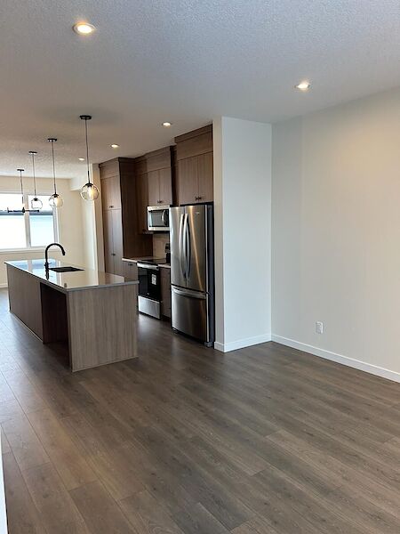Calgary 3 bedrooms Townhouse for rent. Property photo: 687613-2