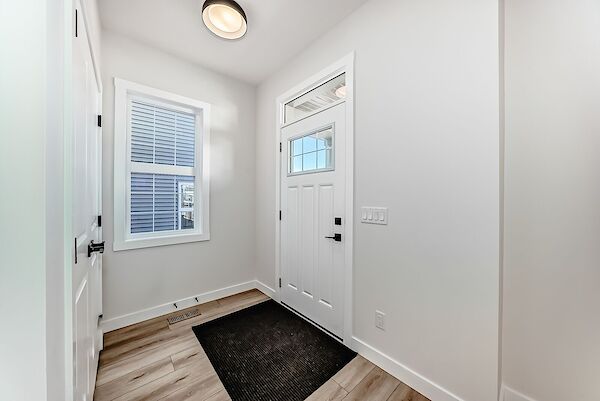 Calgary 2 bedrooms Duplex for rent. Property photo: 687615-2