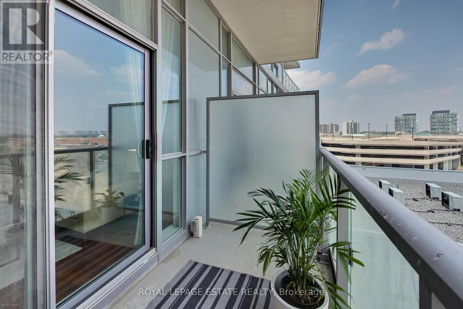 Toronto 2 bedrooms Apartment for rent. Property photo: 687624-1