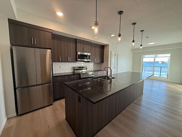 Calgary 2 bedrooms Condo Unit for rent. Property photo: 687643-2