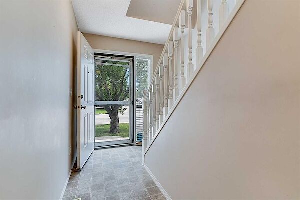 Calgary 3 bedrooms Townhouse for rent. Property photo: 687721-3