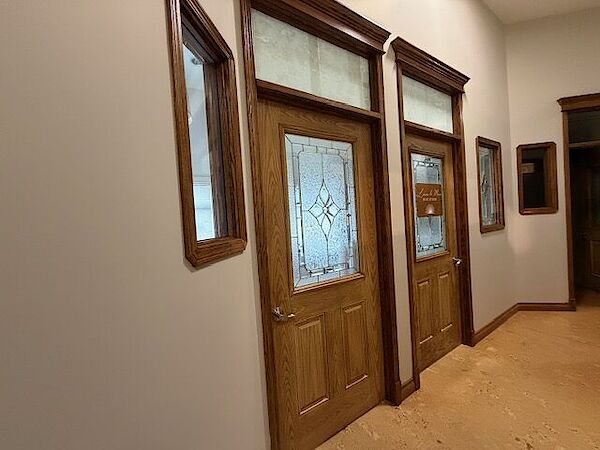 Strathmore  bedrooms Office Space for rent. Property photo: 687739-3