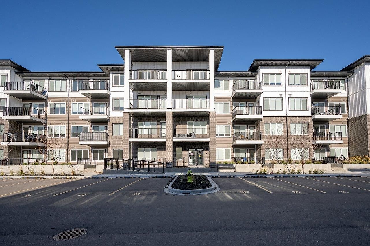 Chestermere 2 bedrooms Condo Unit for rent. Property photo: 687745-1