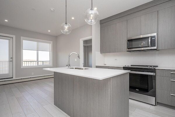 Chestermere 2 bedrooms Condo Unit for rent. Property photo: 687745-2