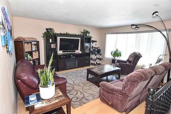 Calgary 2 bedrooms Main Floor for rent. Property photo: 687812-3