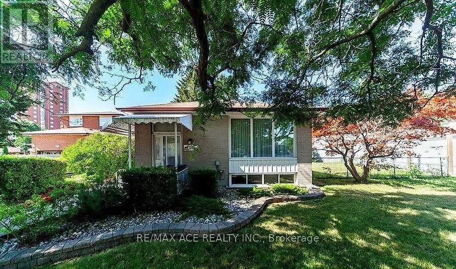 Toronto 3 bedrooms House for rent. Property photo: 687876-1