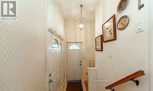 Toronto 3 bedrooms House for rent. Property photo: 687876-3