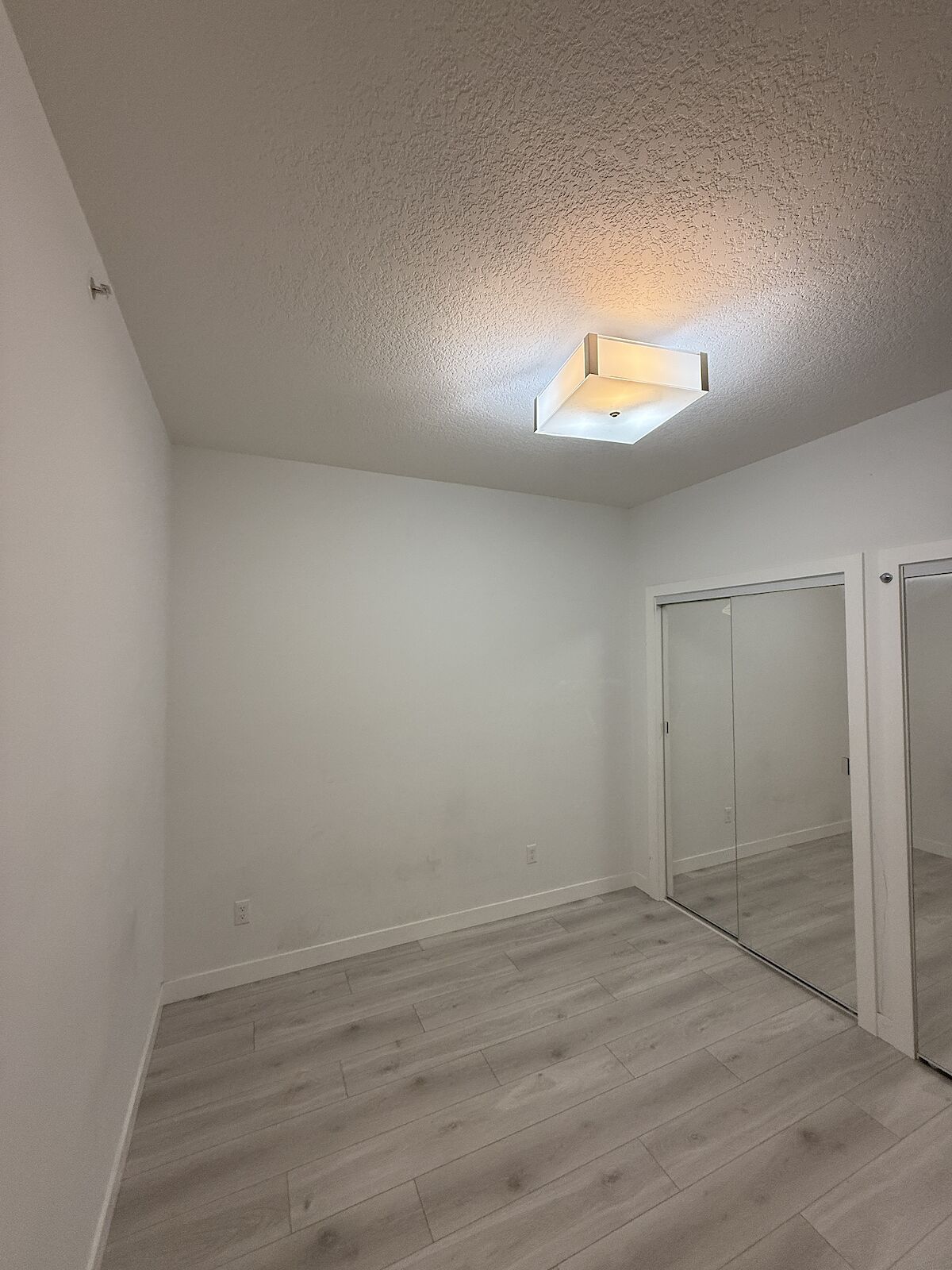 Calgary 2 + Den bedrooms Condo Unit for rent. Property photo: 687894-1