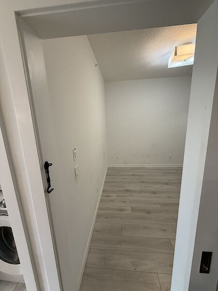 Calgary 2 + Den bedrooms Condo Unit for rent. Property photo: 687894-2