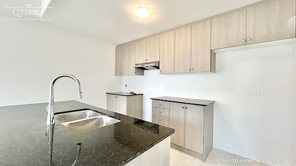 Brampton 3 bedrooms Condo Unit for rent. Property photo: 688044-2